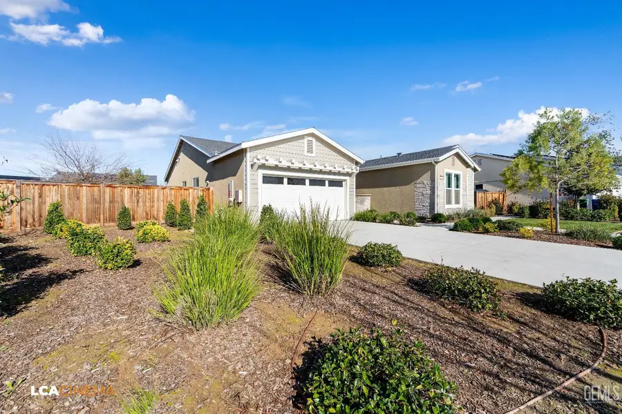 9304 PARKDALE WAY, Shafter, CA 93263 - Image #3
