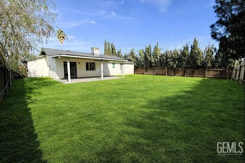 7601 LETTY AVENUE, Lamont, CA 93241 - Image #3