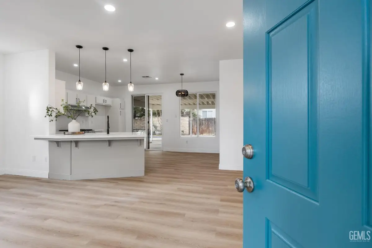 8510 MAINSAIL DRIVE, Bakersfield, CA 93312 - Image #1