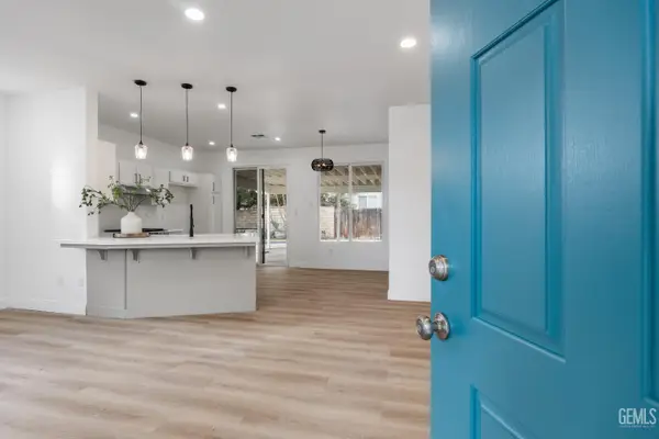 8510 MAINSAIL DRIVE, Bakersfield, CA 93312