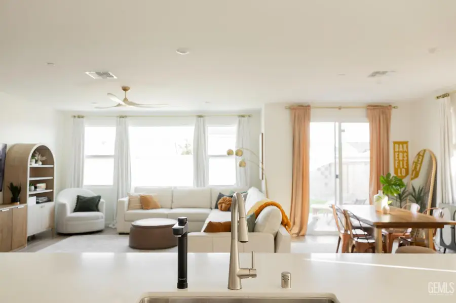 3230 LAUREL HILL LANE, Shafter, CA 93263 - Image #3