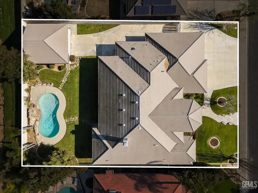 6760 IRON OAK DRIVE, Bakersfield, CA 93312 - Image #3