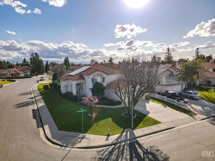 5841 GREENHORN MOUNTAIN COURT, Bakersfield, CA 93313 - #3