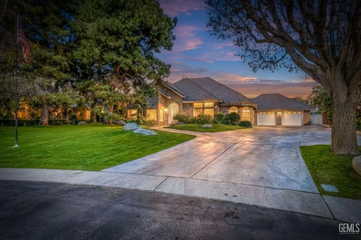 7702 DAVIN PARK, Bakersfield, CA 93308 - Image #1