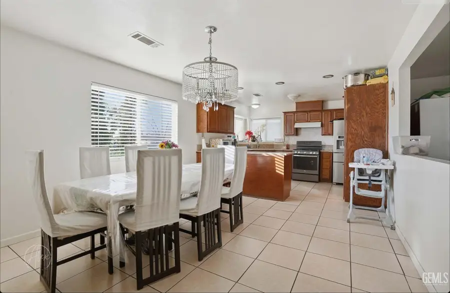 2500 EMERALD STREET, Bakersfield, CA 93304 - Image #3