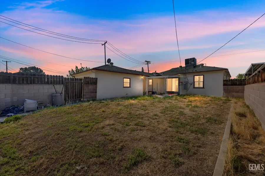 2700 CHARLESTON DRIVE, Bakersfield, CA 93308 - Image #2