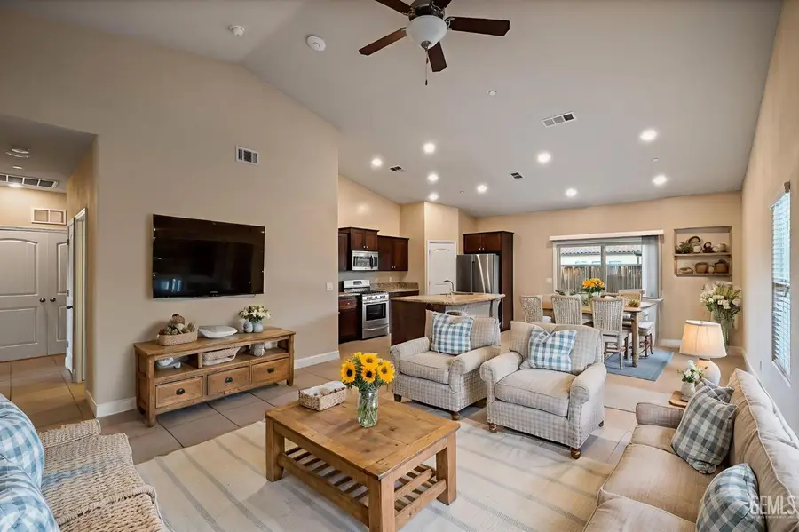 9504 LAURELWOOD COURT, Shafter, CA 93263 - Image #2