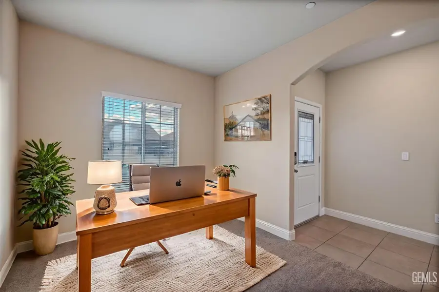 9504 LAURELWOOD COURT, Shafter, CA 93263 - Image #3