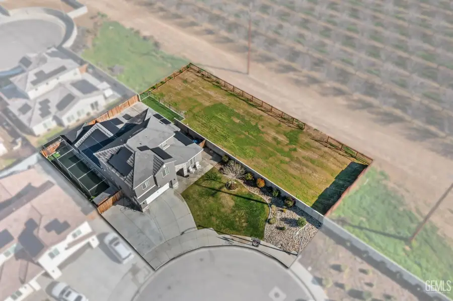 8302 JEAN ANNE STREET, Bakersfield, CA 93314 - Image #2