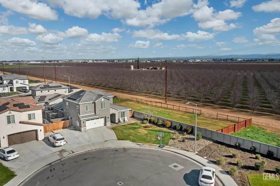 8302 JEAN ANNE STREET, Bakersfield, CA 93314 - Image #3