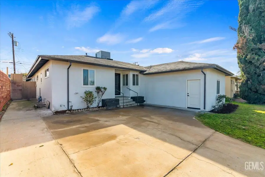 3011 BERGER STREET, Bakersfield, CA 93305 - Image #2