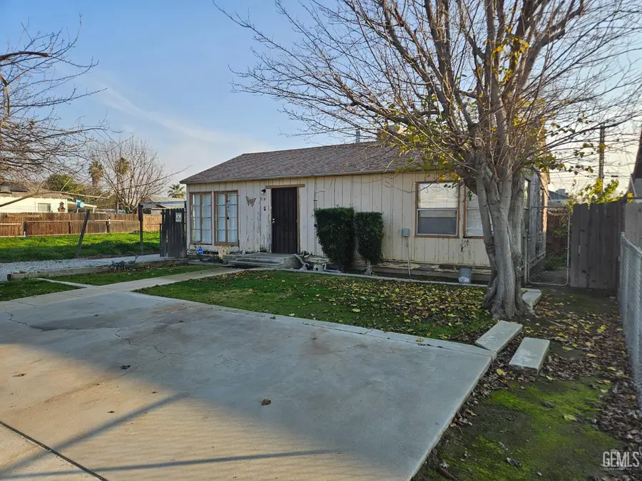 715 31ST STREET, Bakersfield, CA 93301 - Image #2