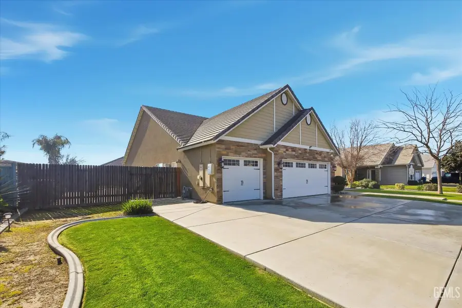 10205 CAPE HATTERAS DRIVE, Bakersfield, CA 93314 - Image #2