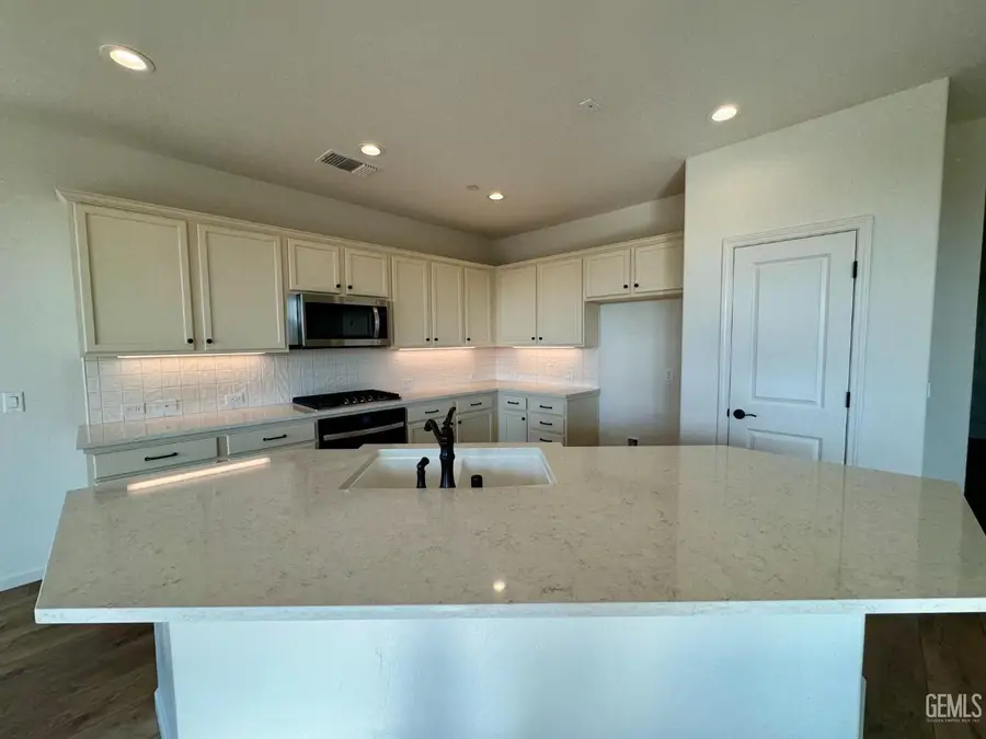 2407 ADDLINGTON STREET, Bakersfield, CA 93311 - Image #2