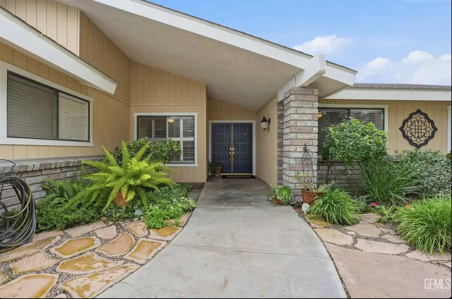 7013 MURPHYS LANE, Bakersfield, CA 93309 - Image #2