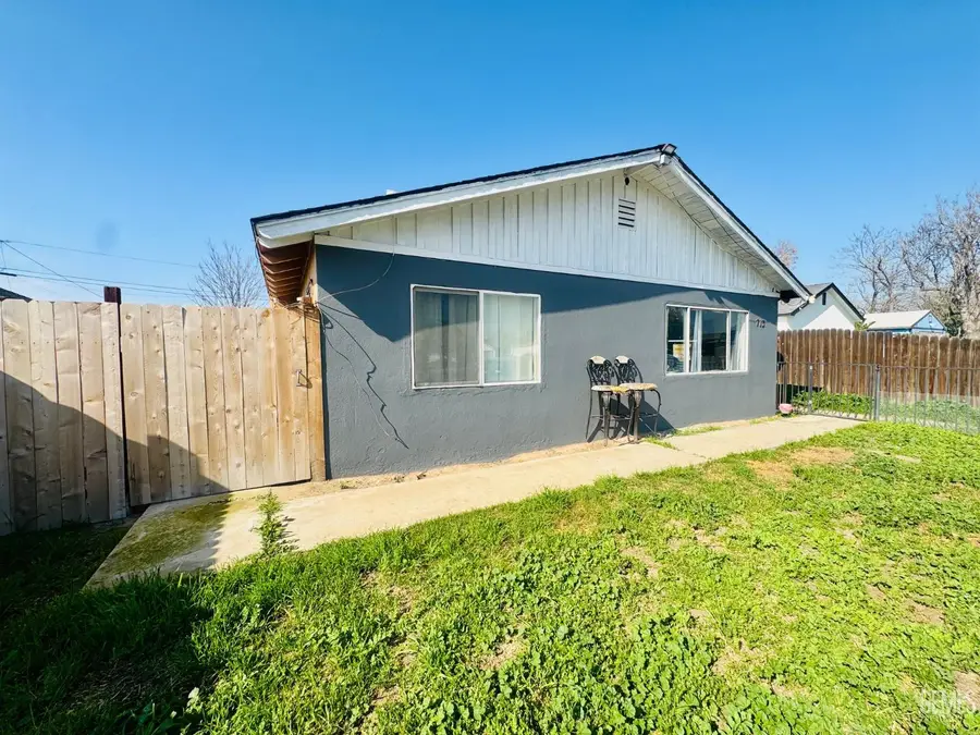 713 IRIS STREET, Bakersfield, CA 93308 - #3