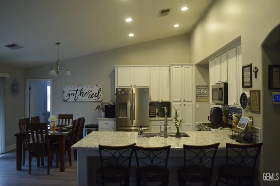 2715 RAIN DRIVE, Bakersfield, CA 93313 - Image #3