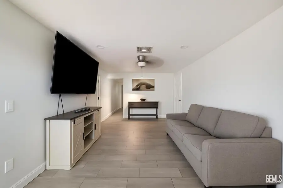 818 DECATUR, Bakersfield, CA 93308 - #3