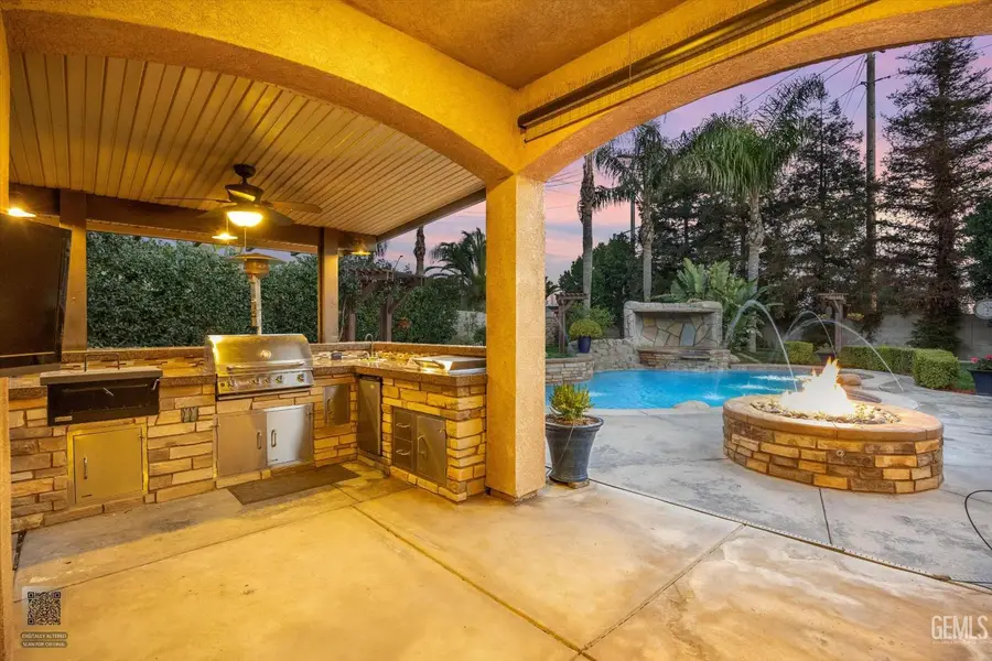 11305 CHAMPIONS AVENUE, Bakersfield, CA 93312 - Image #2