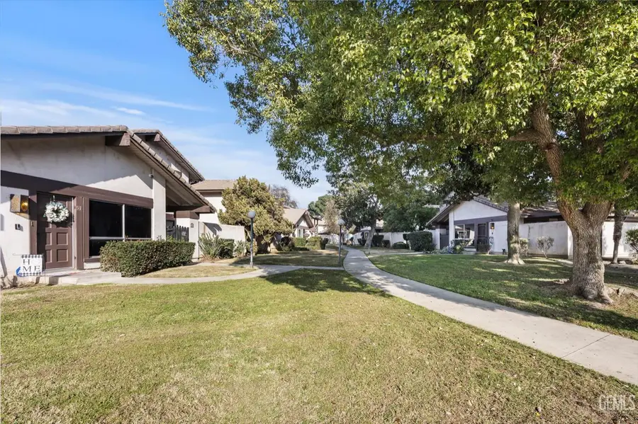 3333 EL ENCANTO COURT #32, Bakersfield, CA 93301 - Image #3