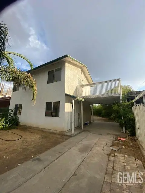 2717 MONTEREY STREET, Bakersfield, CA 93306