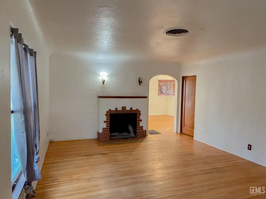 331 FLOWER STREET, Bakersfield, CA 93305 - Image #3