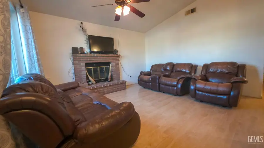 5825 LENZ COURT, Bakersfield, CA 93307 - Image #3