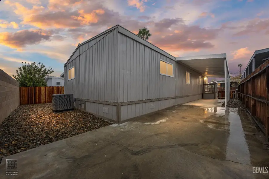 335 HICKORYWOOD LANE, Bakersfield, CA 93308 - #2