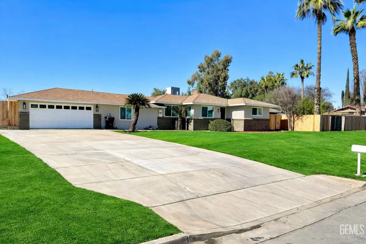 7900 WHIRLAWAY STREET, Bakersfield, CA 93307 - Image #1