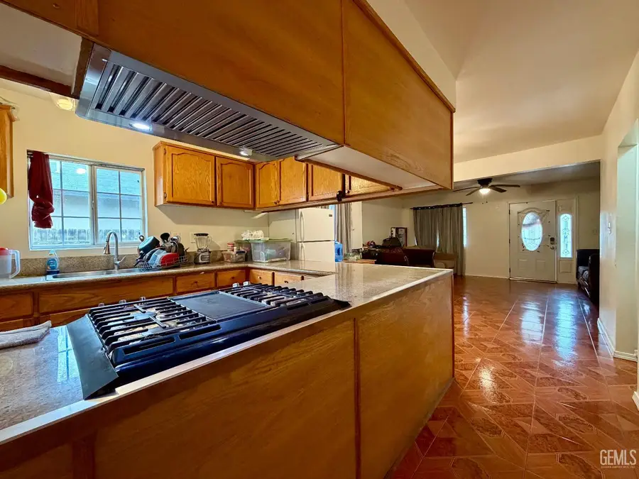 917 P STREET, Bakersfield, CA 93304 - Image #3