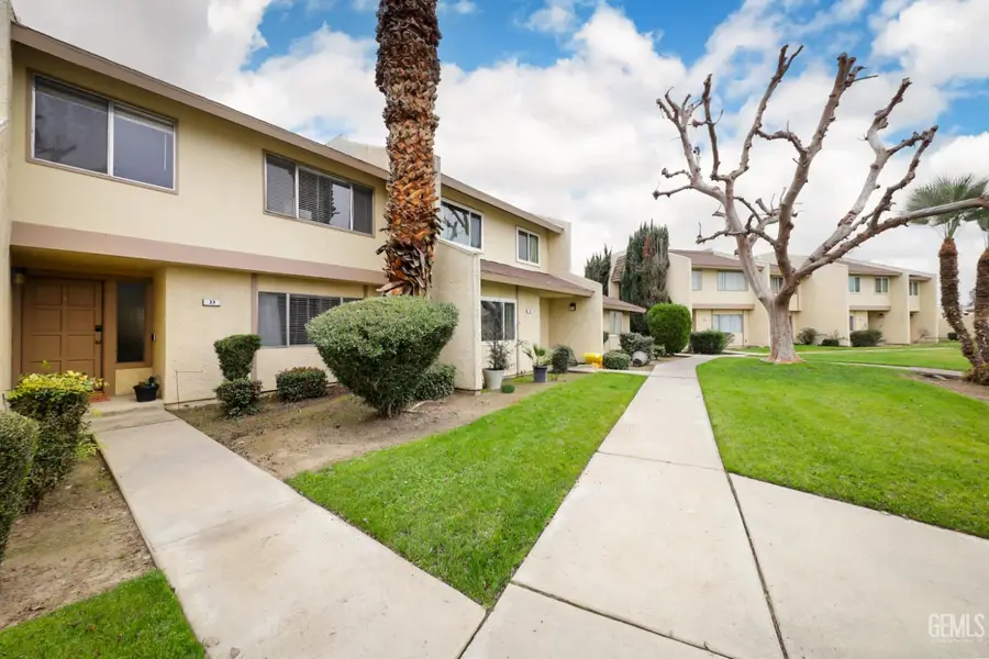 930 OLIVE DRIVE #33, Bakersfield, CA 93308 - Image #2