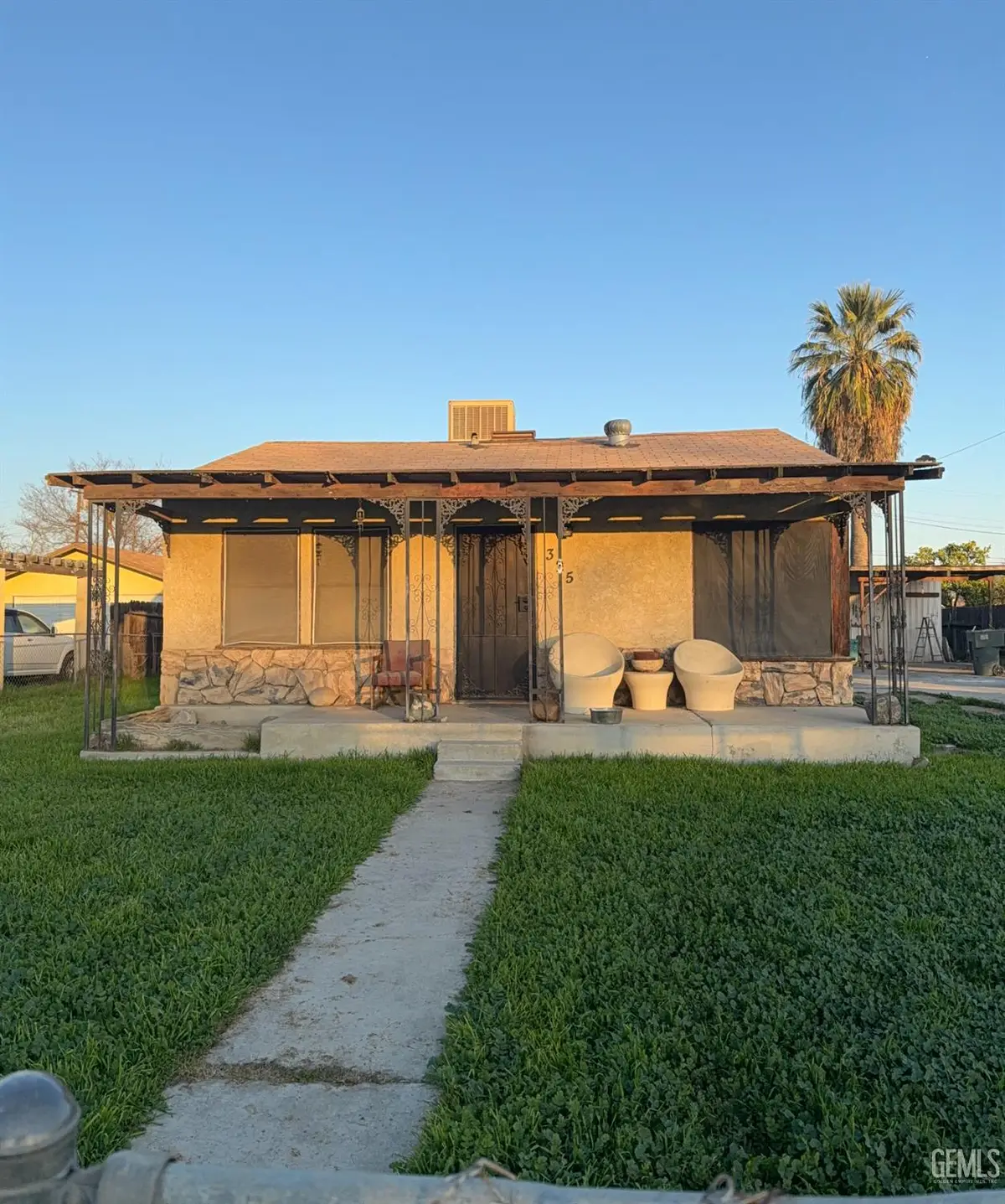 325 HAYSLETT AVENUE, Bakersfield, CA 93307 - Image #1