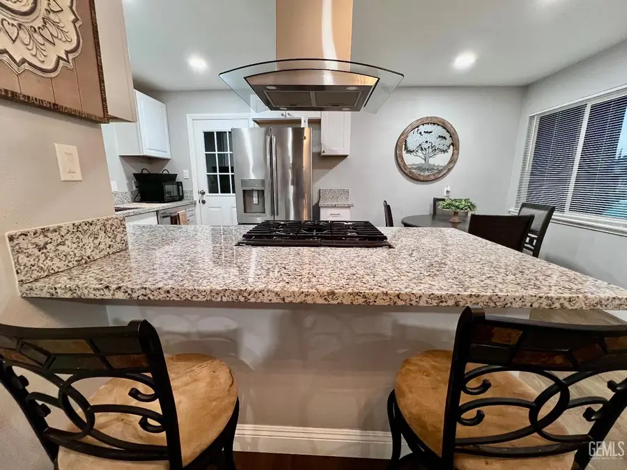 927 UNIVERSITY AVENUE, Bakersfield, CA 93305 - Image #3