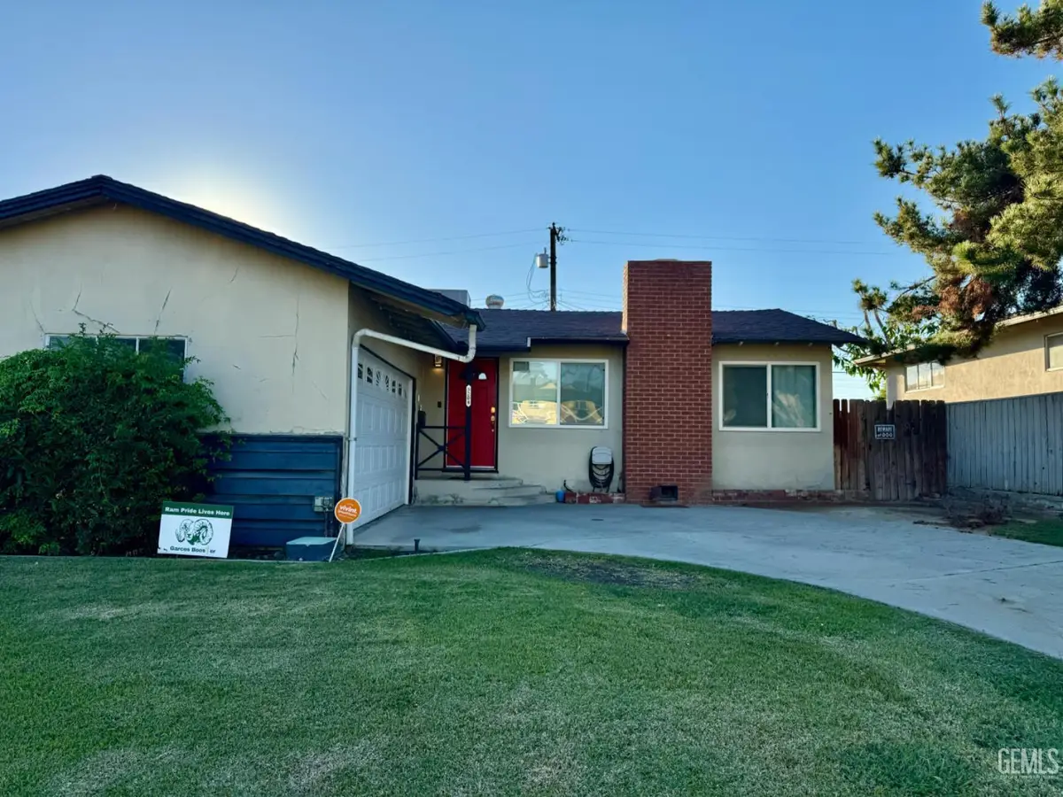 3204 HOLLINS STREET, Bakersfield, CA 93305 - Image #1