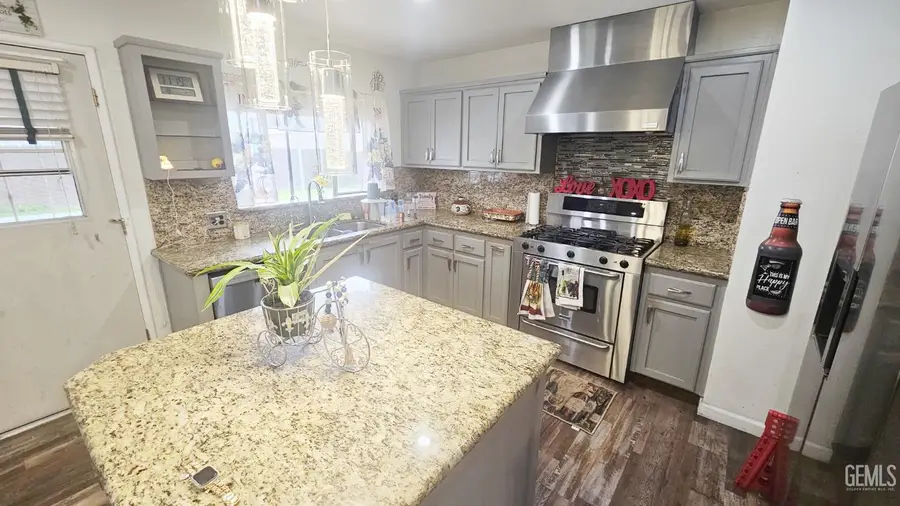 2819 RENEGADE AVENUE, Bakersfield, CA 93306 - Image #3