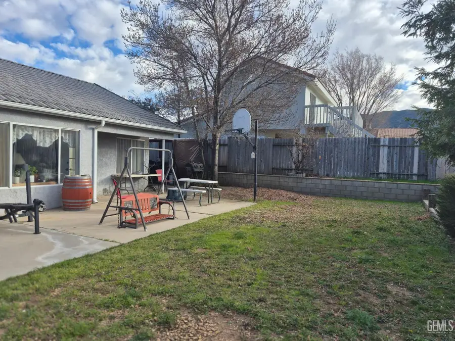 1173 REDWOOD COURT, Tehachapi, CA 93561 - Image #3