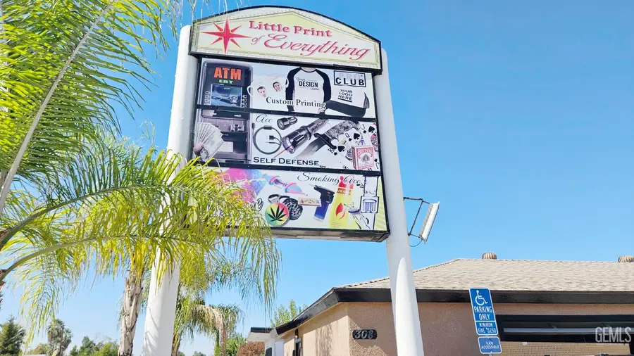 306 ROBERTS LANE, Bakersfield, CA 93308 - Image #2