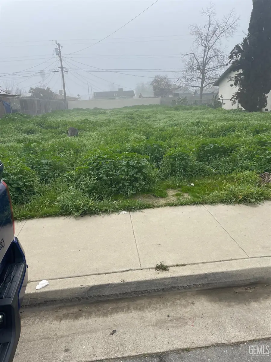 1201 RALSTON STREET, Bakersfield, CA 93307 - Image #2