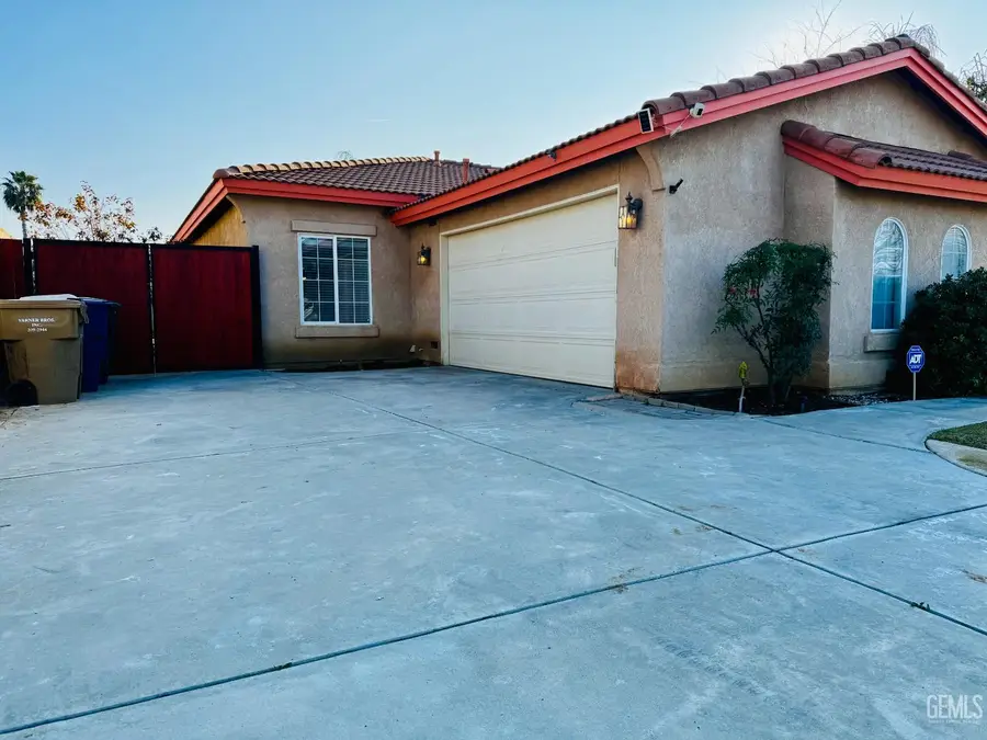 9721 MANHATTAN DRIVE, Bakersfield, CA 93312 - Image #2
