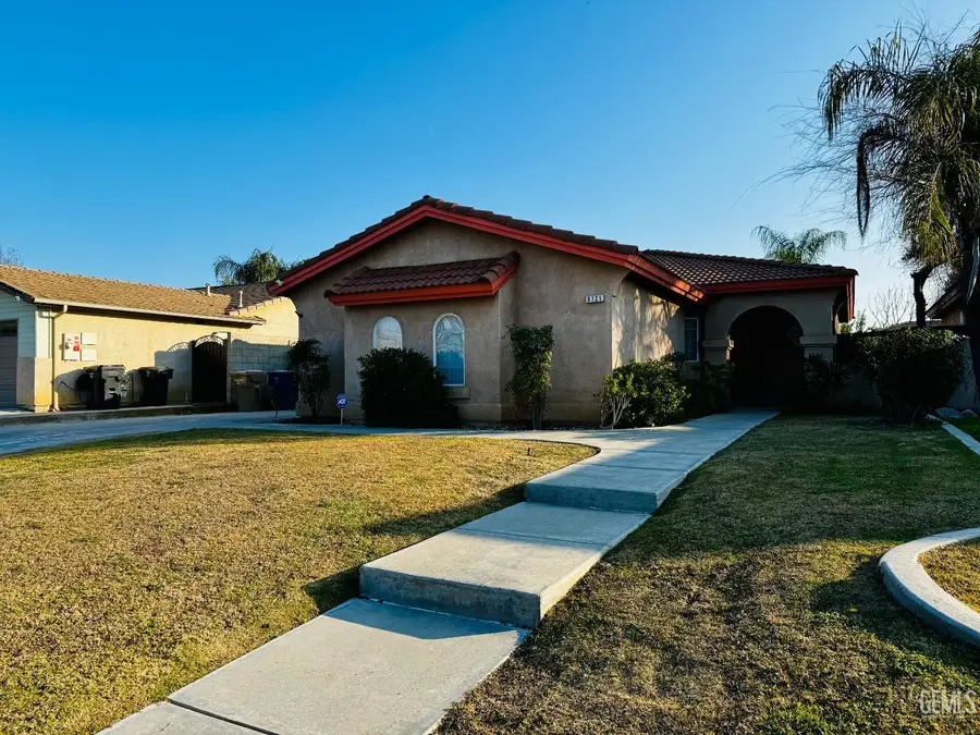 9721 MANHATTAN DRIVE, Bakersfield, CA 93312 - Image #3