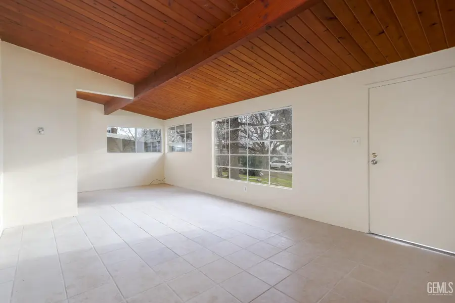 1008 OBERLIN COURT, Bakersfield, CA 93305 - Image #3