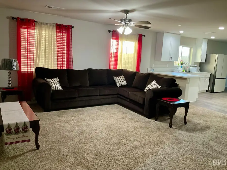 1836 WALNUT DRIVE, Arvin, CA 93203 - Image #2