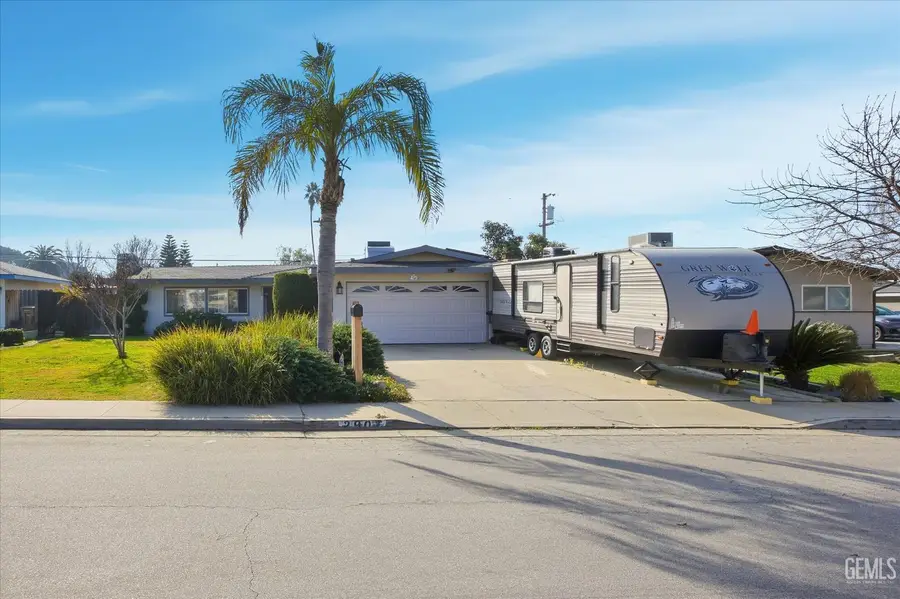 2907 GILL AVENUE, Bakersfield, CA 93306 - Image #2