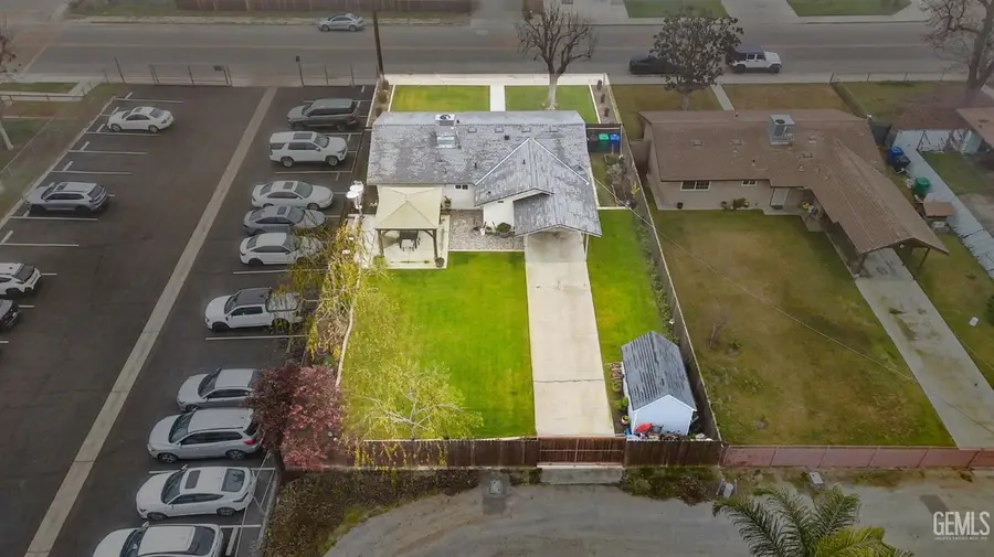 355 S WALL STREET, Shafter, CA 93263 - Image #2