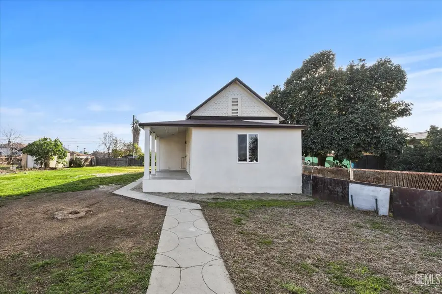 1015 E 18TH, Bakersfield, CA 93305 - Image #2