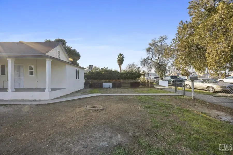 1015 E 18TH, Bakersfield, CA 93305 - Image #3