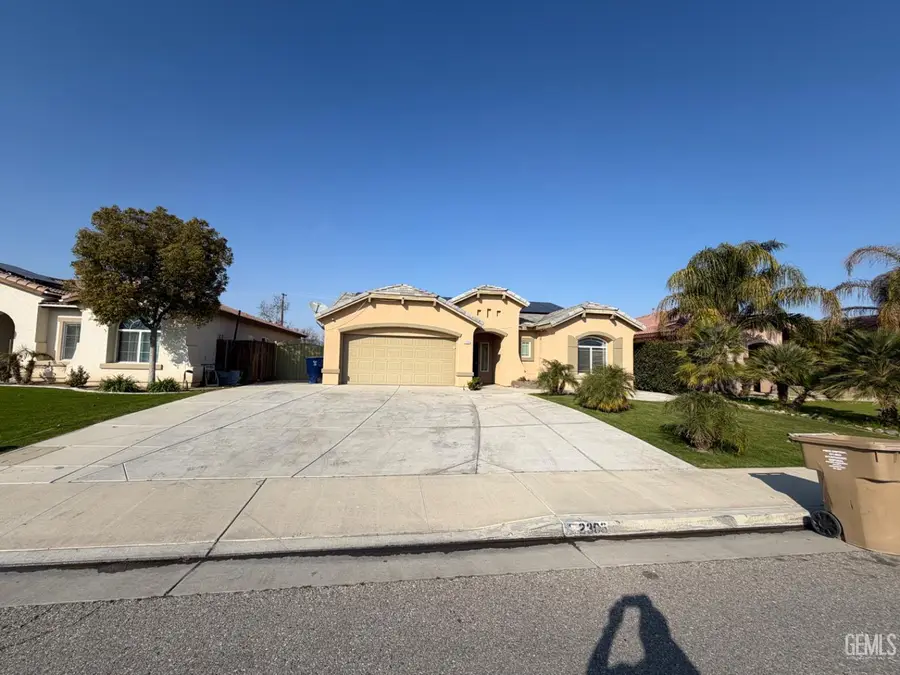 2306 COBERN STREET, Bakersfield, CA 93313 - Image #2