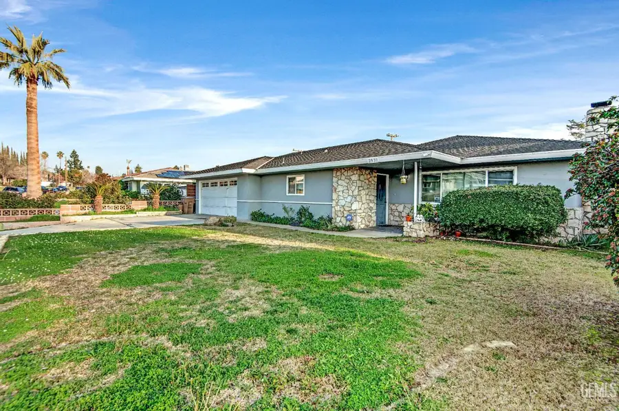 2931 CREST DRIVE, Bakersfield, CA 93306 - Image #2