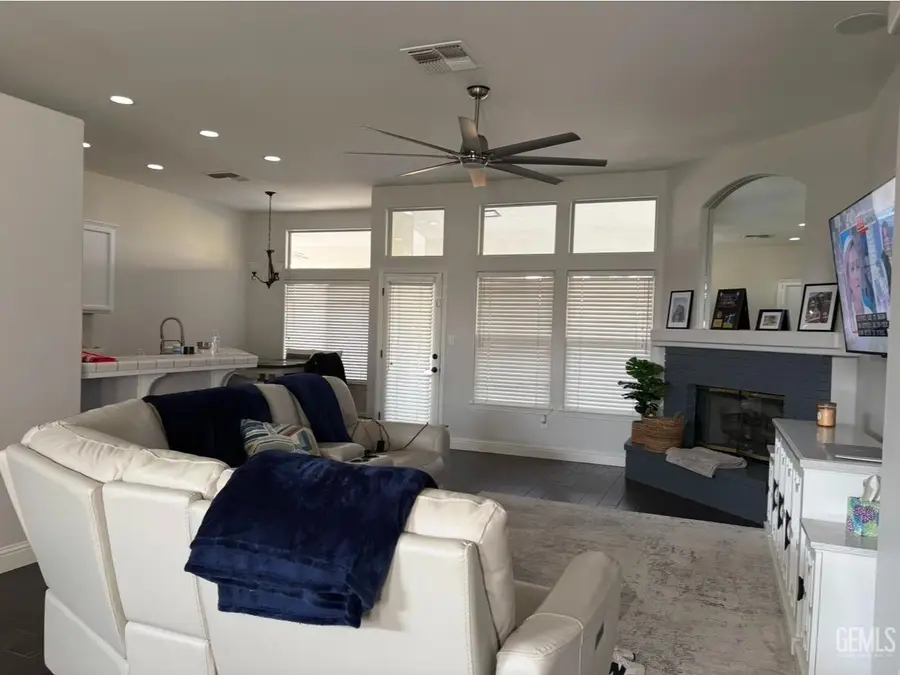 10616 IRON CREEK AVENUE, Bakersfield, CA 93312 - Image #2