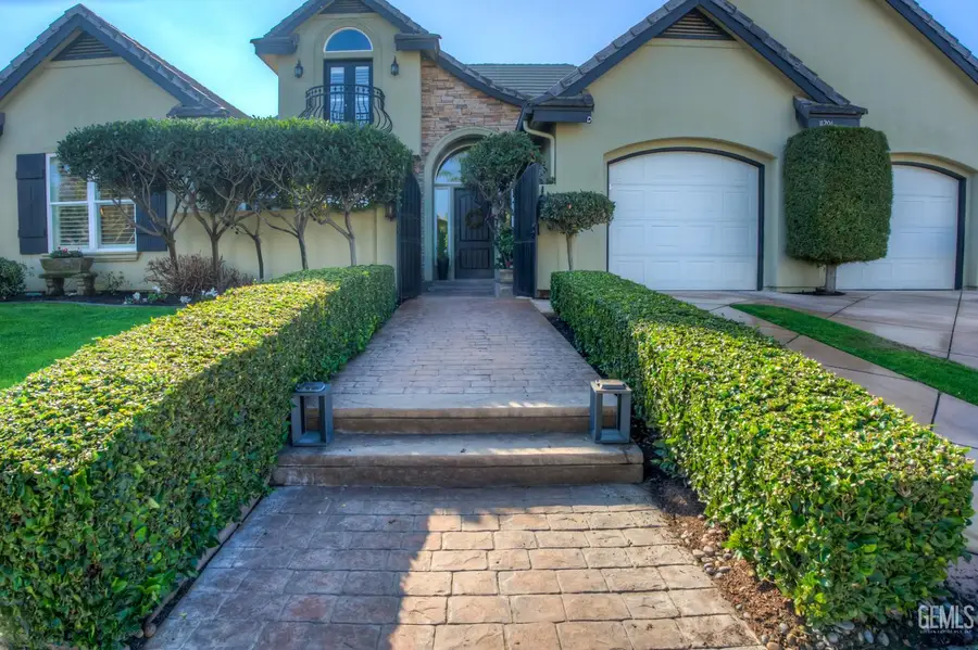 11201 MOORGATE STREET, Bakersfield, CA 93311 - Image #3